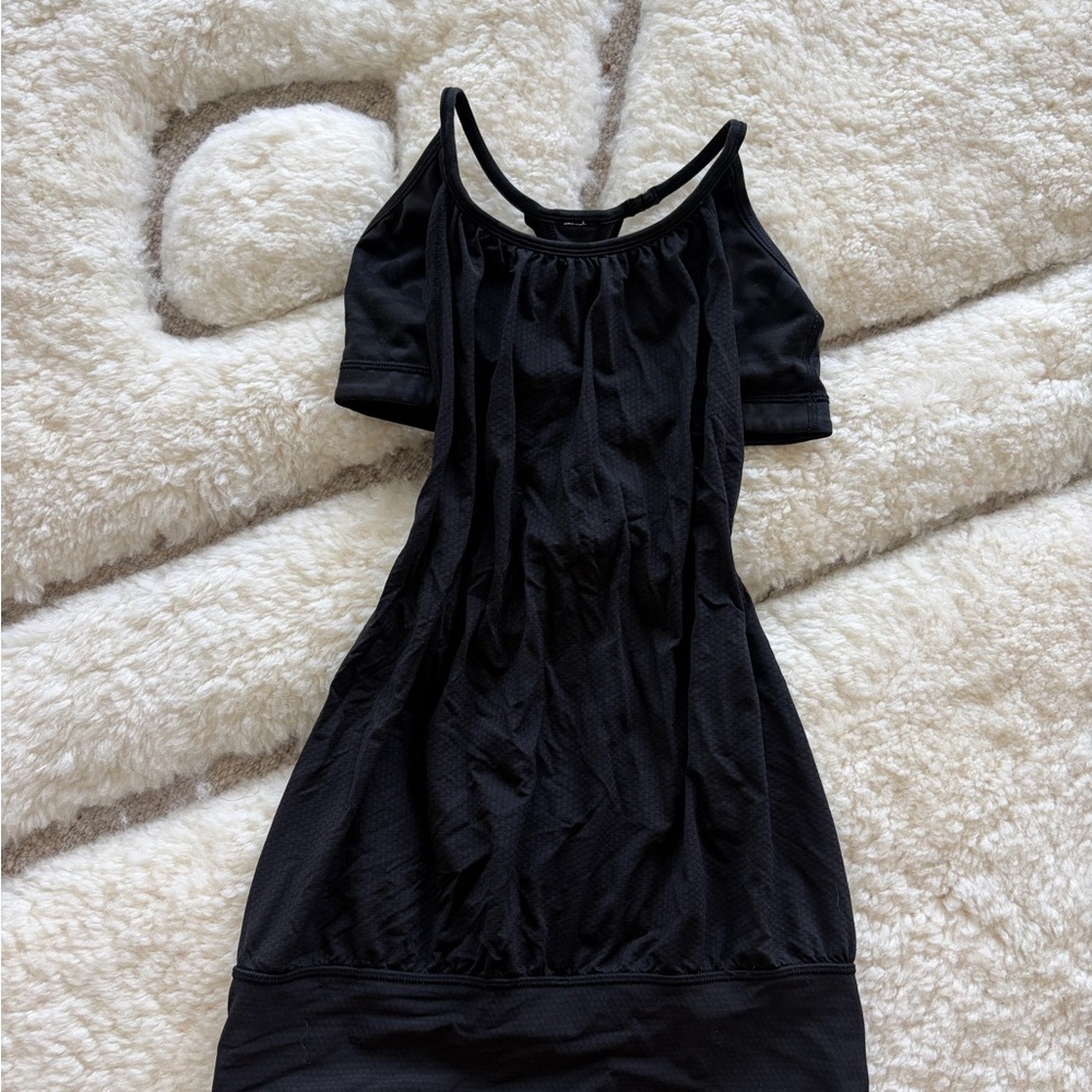 Lulu tops size 4